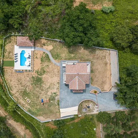 4 Bedroom Stunning In *