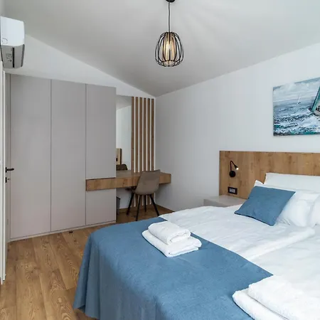 4 Bedroom Stunning In Lopar