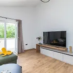 Pet Friendly In Feriehus Lopar
