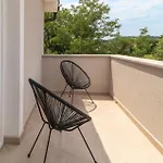 Pet Friendly In Feriehus Lopar