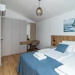Pet Friendly In Lopar