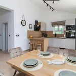 Pet Friendly In * Lopar