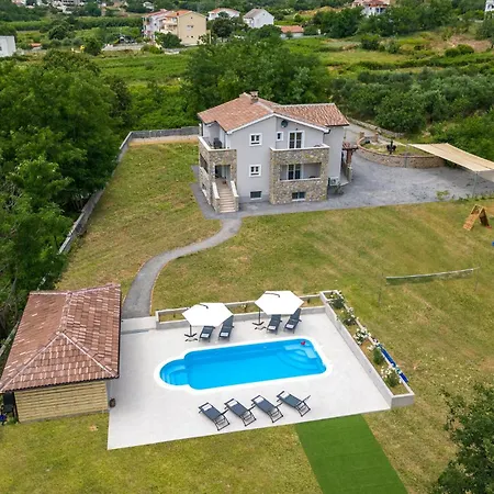 Ferienhaus 4 Bedroom Stunning In Lopar