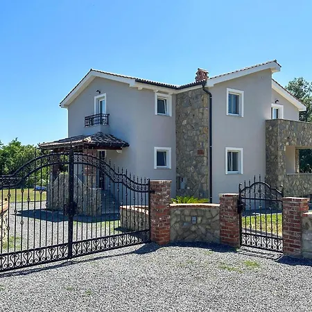 Ferienhaus 4 Bedroom Stunning In *
