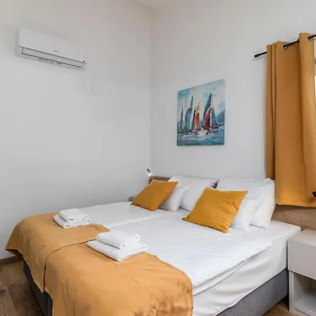 Ferienhaus 4 Bedroom Stunning In Lopar
