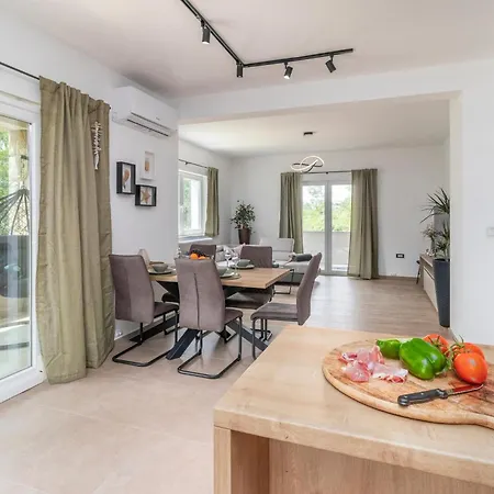 4 Bedroom Stunning In Lopar