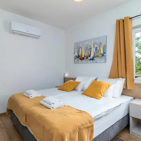 Ferienhaus 4 Bedroom Stunning In *