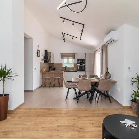 Ferienhaus 4 Bedroom Stunning In *