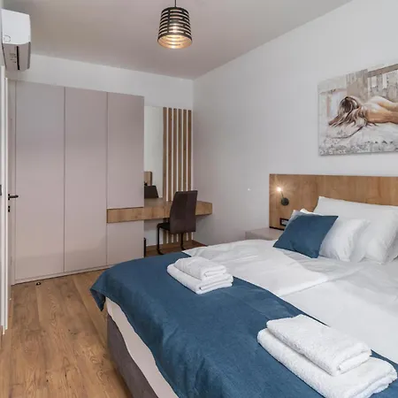 4 Bedroom Stunning In Ferienhaus *