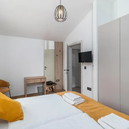 Ferienhaus 4 Bedroom Stunning In *