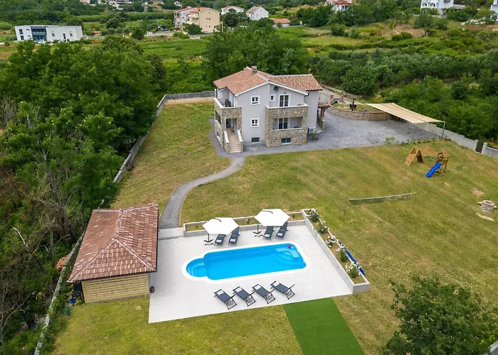 Prázdninový dům 4 Bedroom Stunning In Lopar