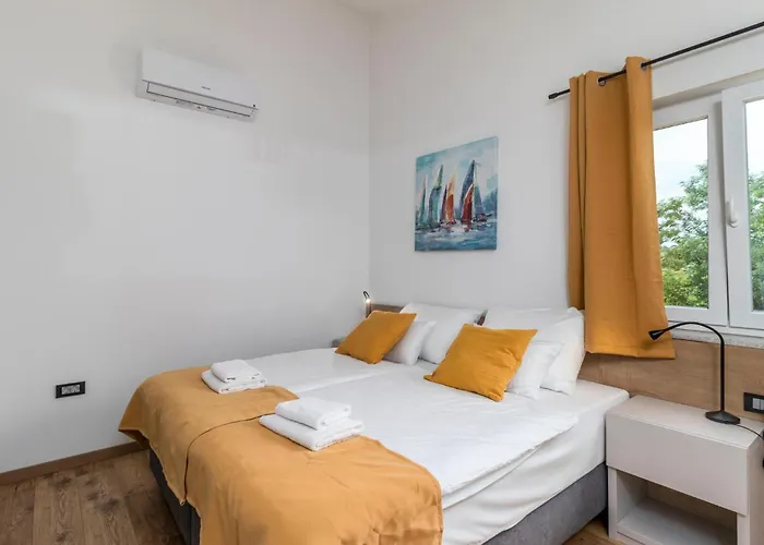 Дом отдыха 4 Bedroom Stunning In Лопар