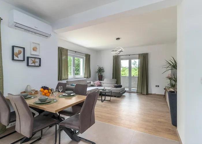 4 Bedroom Stunning In Lopar