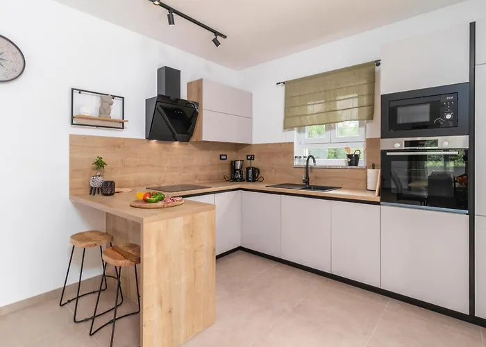 4 Bedroom Stunning In *