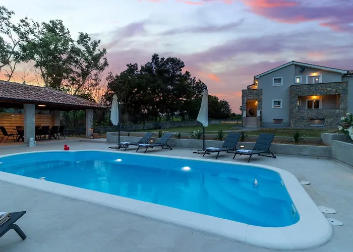 4 Bedroom Stunning In Vikendica Lopar