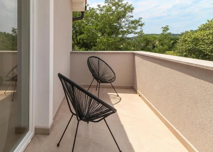 4 Bedroom Stunning In Vikendica Lopar