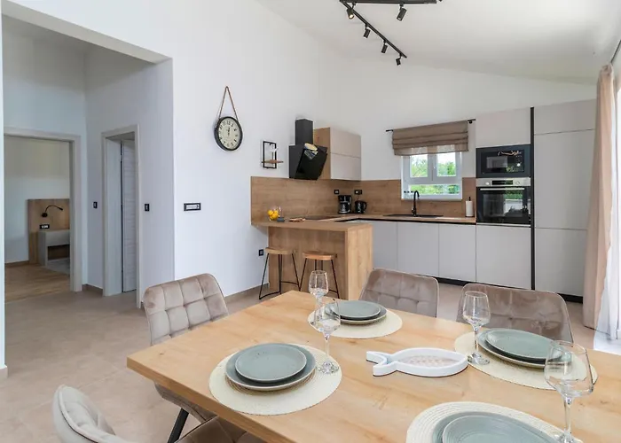 4 Bedroom Stunning In * Lopar